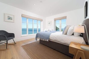 3 bedrooms, iron/ironing board, WiFi, bed sheets - Spectacular Sea Views at Tors Park (Lynmouth)