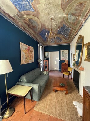 TV - Cavanna House -Apartment in the heart of the Langhe- Italy- 6 people- pets allowed (Costigliole d'Asti)