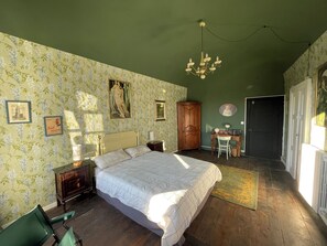 2 bedrooms, desk, iron/ironing board, travel cot