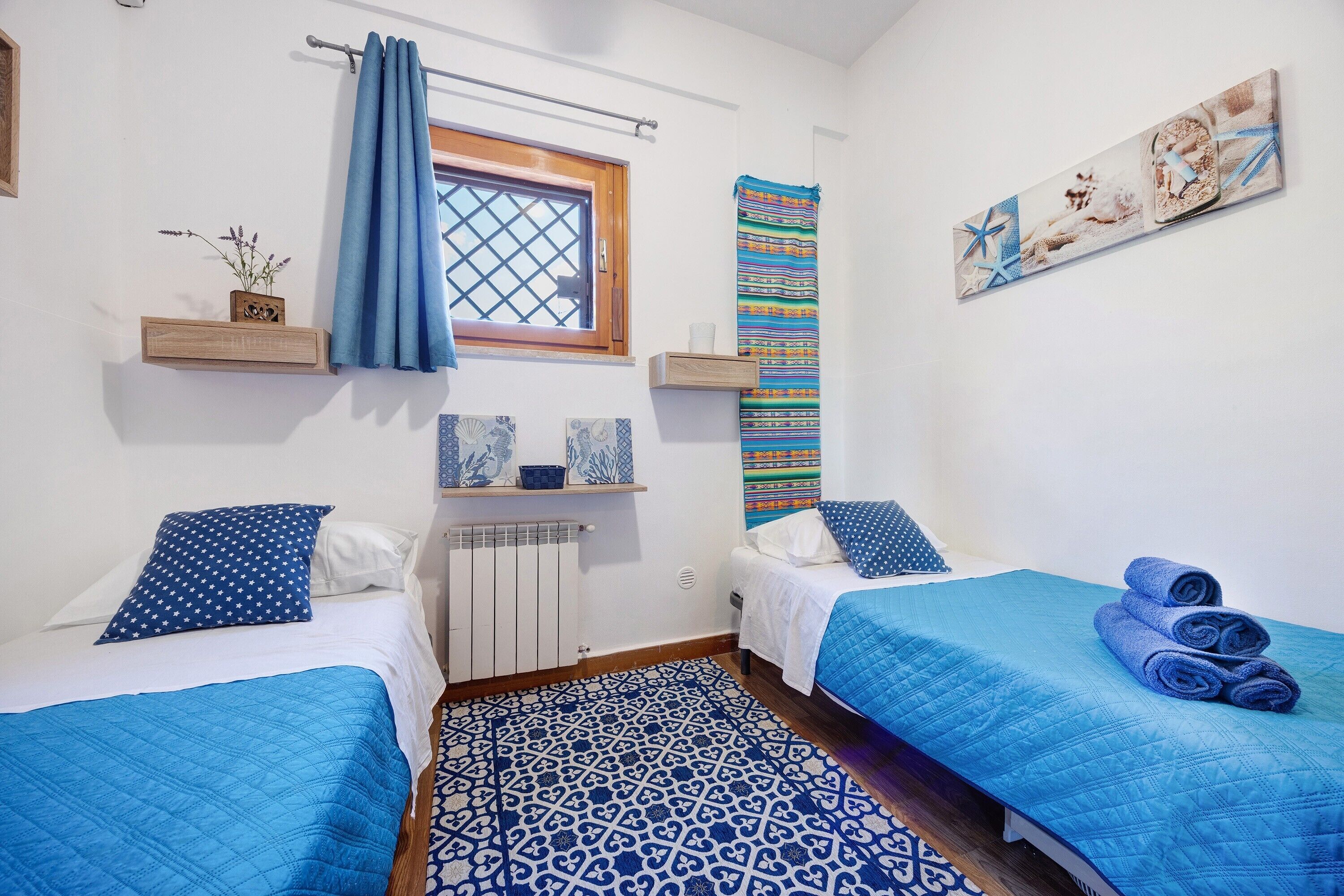 5 chambres, fer et planche à repasser, Wi-Fi, draps fournis