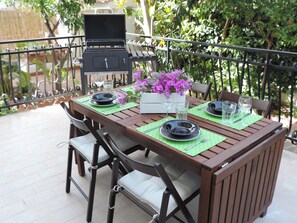 Outdoor dining - Villa Alex Relax and Sea (Palermo)