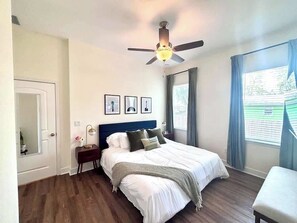 3 soverom, strykejern/-brett, reiseseng for barn og wi-fi