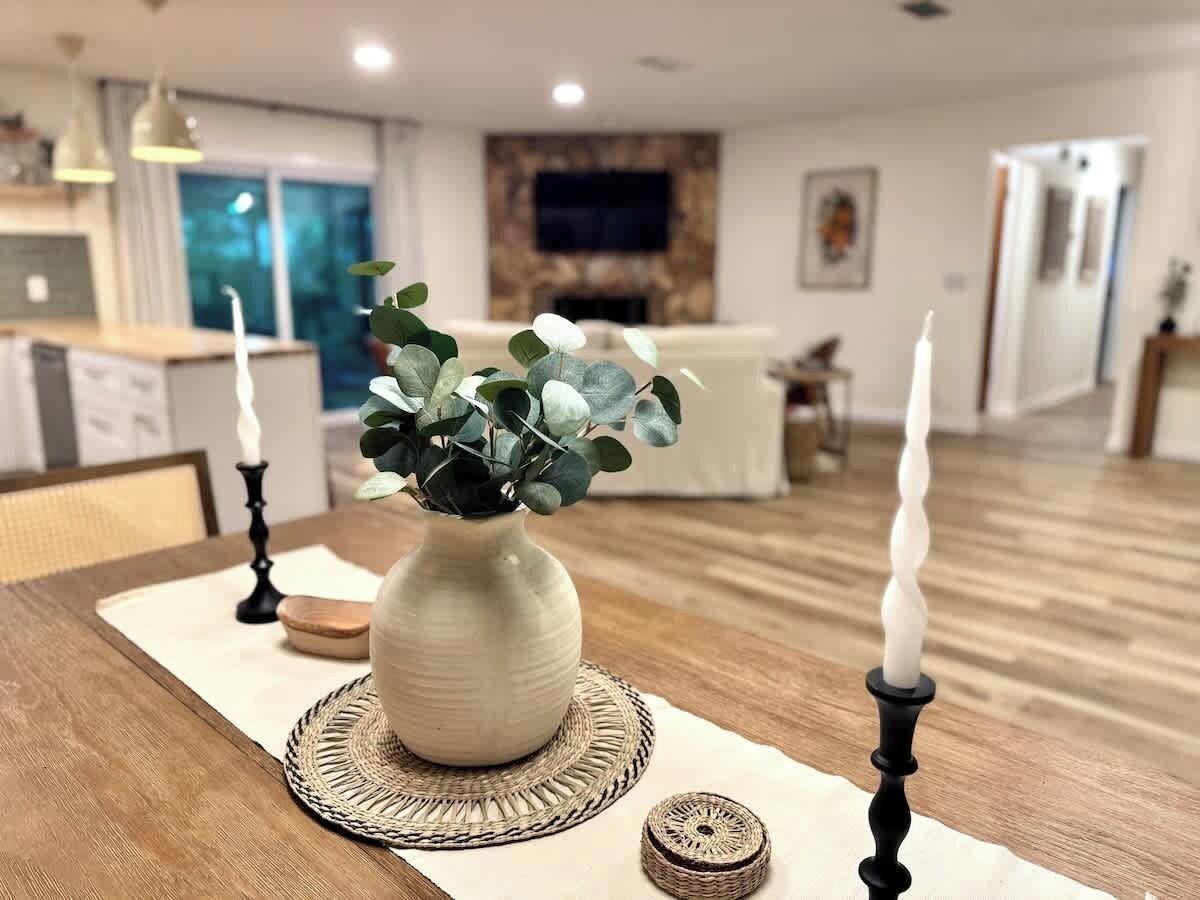 TV, fireplace, offices