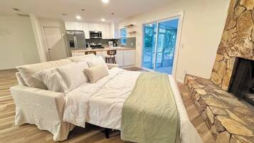 3 bedrooms, iron/ironing board, travel crib, WiFi