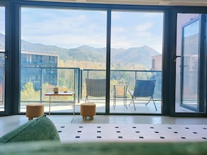 Interior - 2-Bedroom Loft - Onsen, creek, playground (2-hour drive from Beijing) (Chengde)