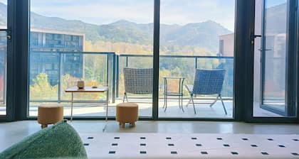 2-Bedroom Loft - Onsen, creek, playground (2-hour drive from Beijing)