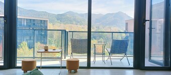 2-Bedroom Loft - Onsen, creek, playground (2-hour drive from Beijing)