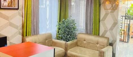 Desk, soundproofing, iron/ironing board, free WiFi