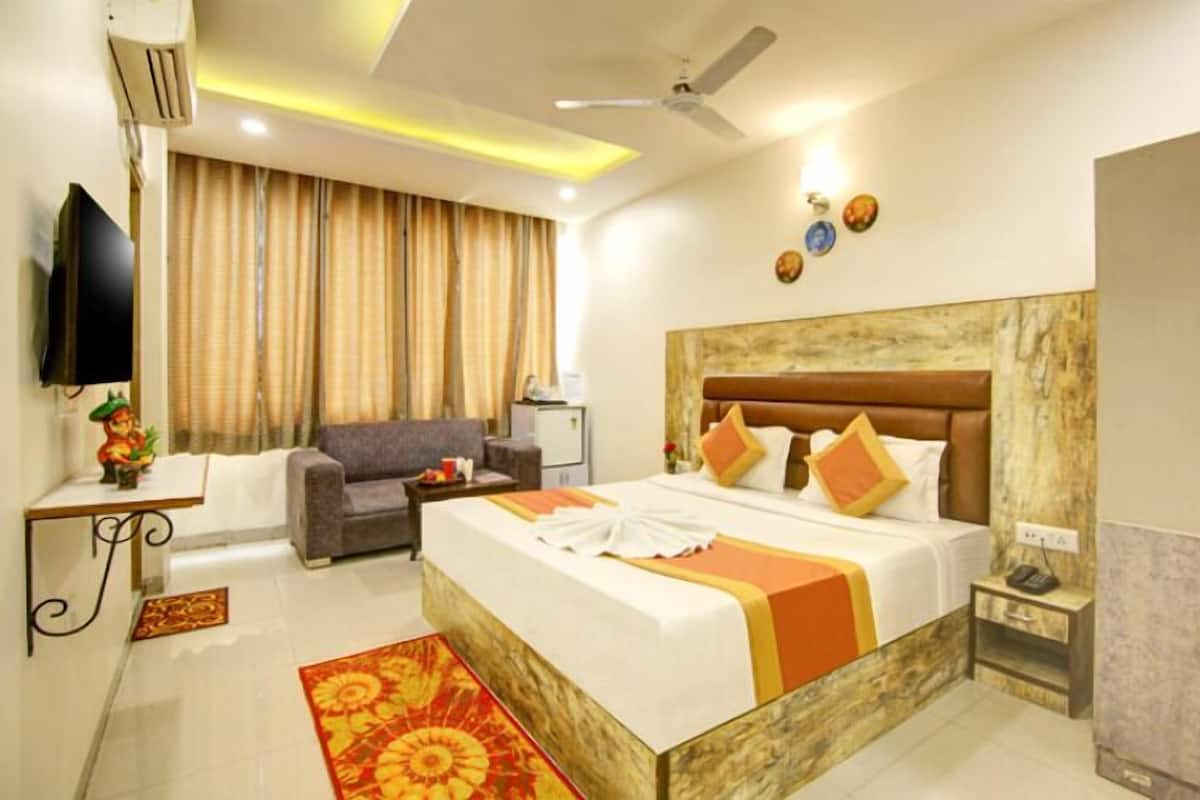 Comfort Single Room, City View | Desk, soundproofing, iron/ironing board, free WiFi