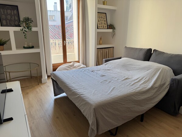 1 bedroom, iron/ironing board, WiFi, bed sheets