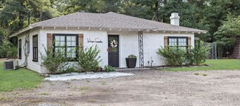 3-bedroom house with lots of parking