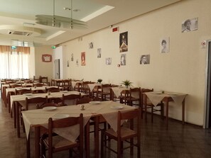 Desayuno buffet incluido todos los días