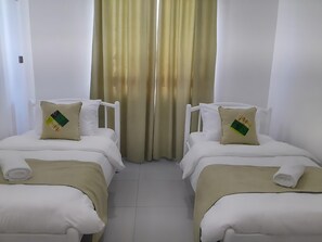 3 chambres, fer et planche à repasser, draps fournis
