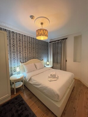 Basic Apartment | Soundproofing, iron/ironing board, free WiFi