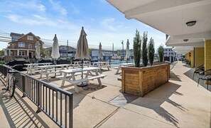 Outdoor dining - Charming 1-bedroom, 1st Floor Condo in North Wildwood. 2 Blocks to Beach! (North Wildwood)