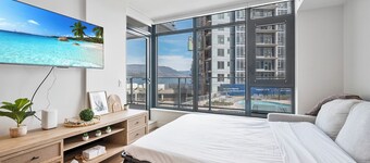 AQUA Corner Unit w Amazing View 614