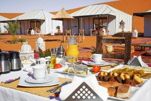 Front of property - Amrad luxury camp (Taouz)