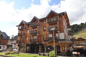 Exterior - 200m from ski slopes, 2nd floor, balcony, tv, ski locker, 28m², Les Gets (Les Gets)