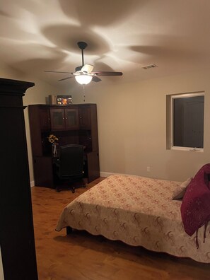 3 bedrooms, free WiFi, bed sheets