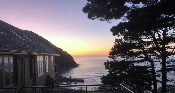 Property grounds - Ocean Terrace - 2-Bed Sea View Apartment at Tors Park (Lynmouth)
