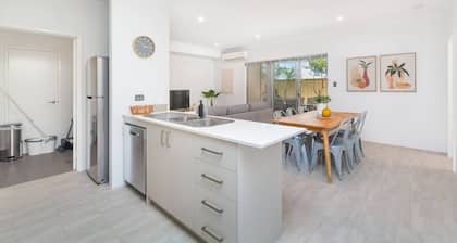 Stylish cottage - escape the hustle & bustle!