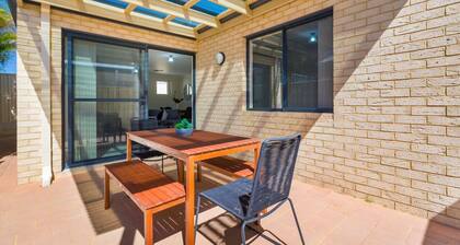 Family perfection in quiet & convenient location!