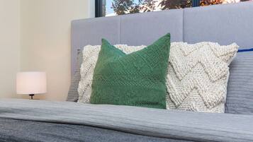 3 bedrooms, desk, iron/ironing board, travel cot