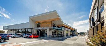 A1 - Stylish, light-filled 2 bed apt. Free Wi-Fi!