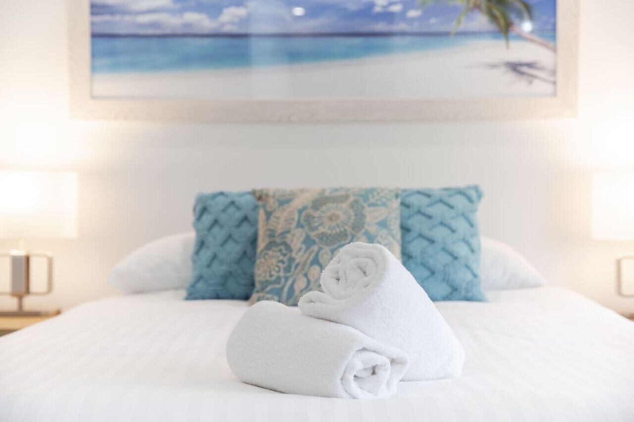 2 habitaciones, escritorio, tabla de planchar con plancha y wifi gratis 