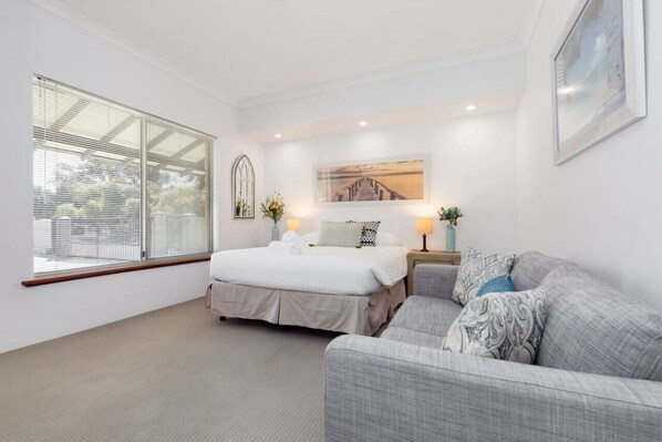 2 bedrooms, desk, iron/ironing board, free WiFi
