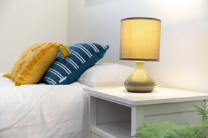 1 bedroom, iron/ironing board, free WiFi, bed sheets - A8 - Cozy Studio Apartment (Connolly)
