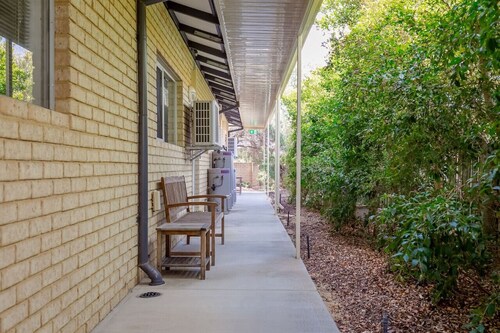 A6 - Work-from-home haven | free WIFI | 1BR!