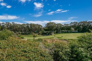 Golf - A7 - Escape the city | studio with FREE parking! (Connolly)