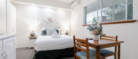 1 bedroom, desk, iron/ironing board, free WiFi