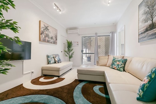 A9 - Elegant 3 bed apt in the heart of Connolly!