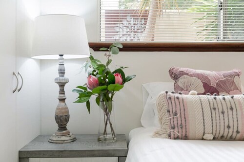 A9 - Elegant 3 bed apt in the heart of Connolly!