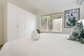 3 Schlafzimmer, Schreibtisch, Bügeleisen/Bügelbrett, kostenloses WLAN