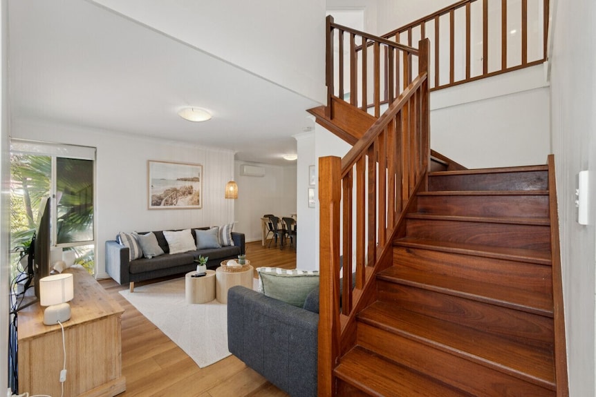 Seaside Townhouse Escape... Stroll To The Sea! - Kingsley