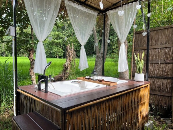 Baan Ram Than 2 | Baignoire relaxante profonde