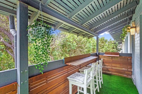 A skip, hop & a jump to Scarborough Beach!