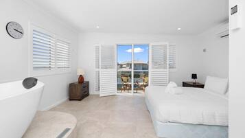 2 bedrooms, desk, iron/ironing board, travel cot