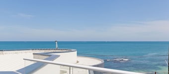 Sea La Vie - The Watch!