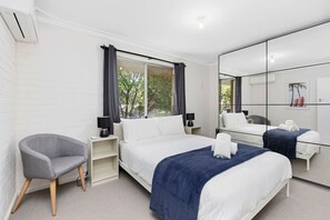 2 عدّة غرف نوم ومكواة/لوح كي وواي فاي مجانًا وملاءات أسرّة