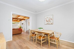 Dining - Dreamy getaway awaits for the ultimate relaxation! (Hamersley)