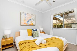 4 bedrooms, desk, iron/ironing board, travel crib