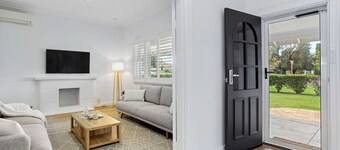 Ardross Delight | Gem with Pool, Garden & Parking