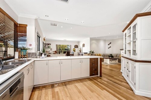 Serenity and Style: Your Ashby Getaway Awaits