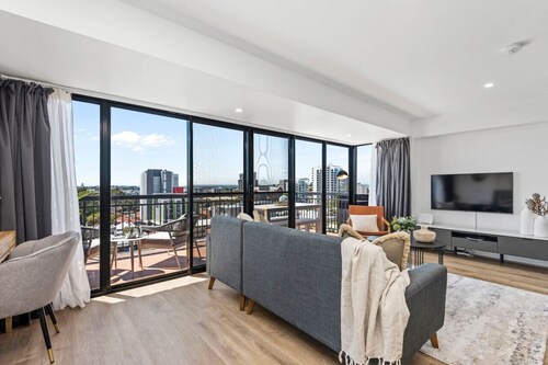 City Chic: Elegant 2BR apartment