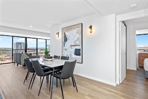 Dining - City Chic: Elegant 2BR apartment (Perth)