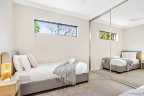2 bedrooms, desk, iron/ironing board, free WiFi